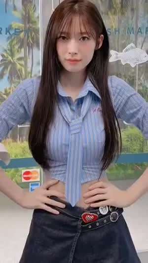 오마이걸 아린 줄미니 밀착 크롭 셔츠 가슴 볼륨감.mp4