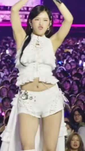 순백의 아이브 안유진 가요대축제 떨리는 허벅지