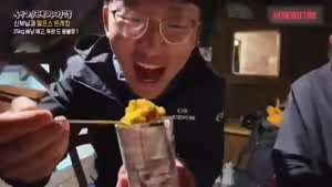 밥먹는데 먼가 허전한 신부님.mp4