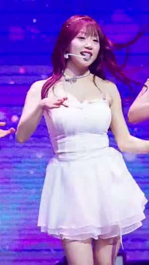 의상 끌어올리는 시그니처 지지원