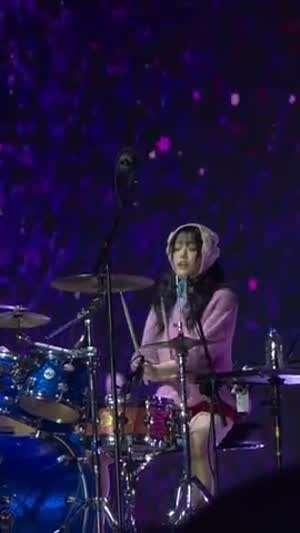 QWER 쵸단이가 레고를..